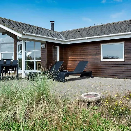 Ve449-vejers-strand-tyttebaervej-11 *